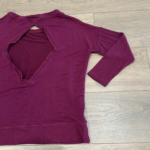 YOGALICIOUS Wine Open Back Long Sleeve Active Workout Yoga Top Shirt Size Small - Picture 7 of 8